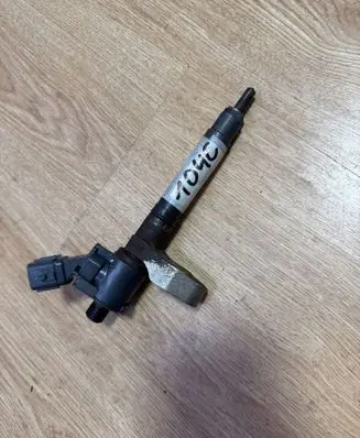 Volvo V40 Fuel injector VEA132370010CAA