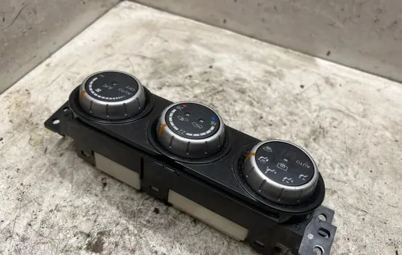 Nissan X-Trail T31 Climate control unit 27500JG700