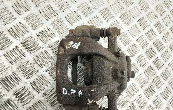 Toyota Auris 150 Front brake caliper