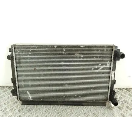 Volkswagen PASSAT B8 Coolant radiator 5Q0121251GD