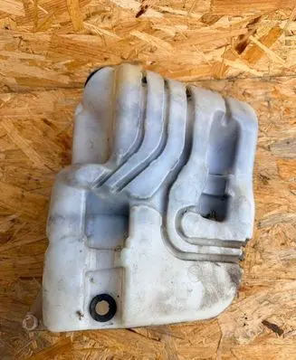 Nissan Qashqai Windshield washer fluid reservoir/tank 28910JD900