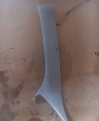Volvo V70 (B) pillar trim (bottom)