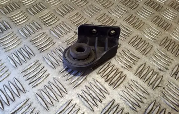 KIA Sportage Radiator mount bracket