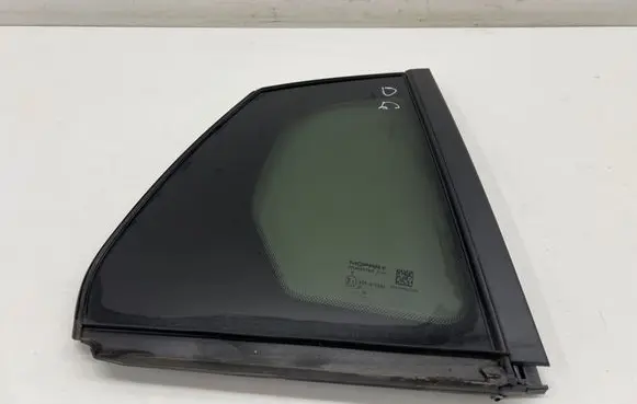 Fiat 600 Rear vent window glass 52205623