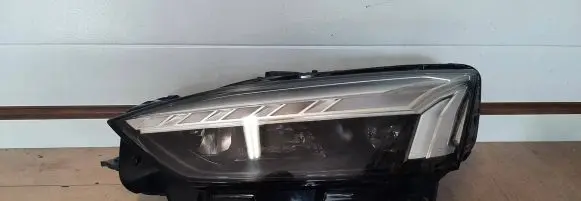 Audi A5 Headlight/headlamp 8W6941039