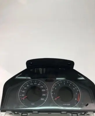 Volvo V70 Speedometer (instrument cluster) 31270898AA