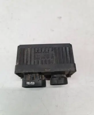 Opel Astra J Glow plug pre-heat relay 55557761 51299045