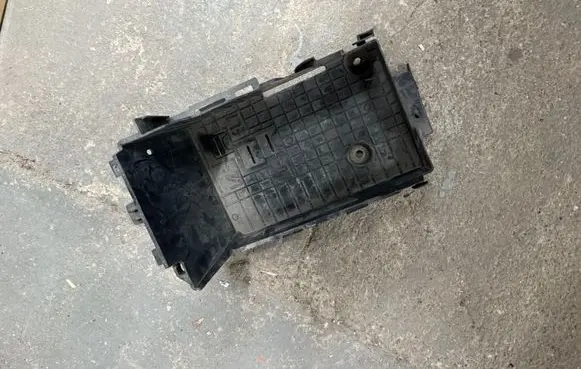 Citroen C3 Picasso Battery tray 9688738180