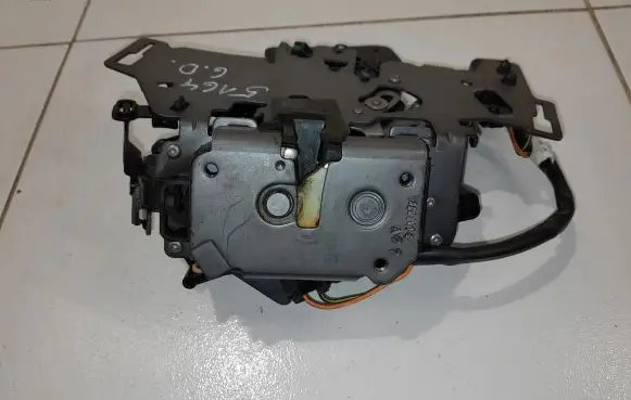 Chrysler Grand Voyager V Sliding door lock B110109