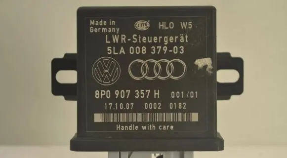 Audi A4 S4 B7 8E 8H Light module LCM 8P0907357H 5LA00837903 00020182