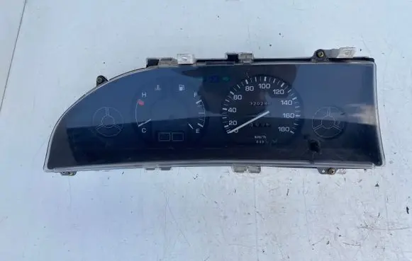 Toyota Corolla E90 Speedometer (instrument cluster) 832001A281 2576003120