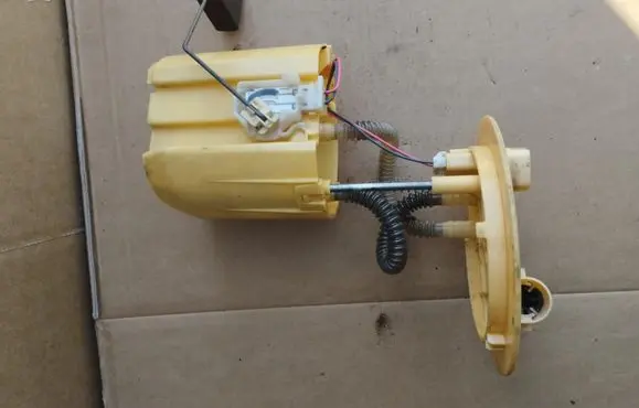 Toyota Avensis T270 In-tank fuel pump 7701005050