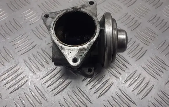 Skoda Octavia Mk2 (1Z) EGR valve 03G131063E