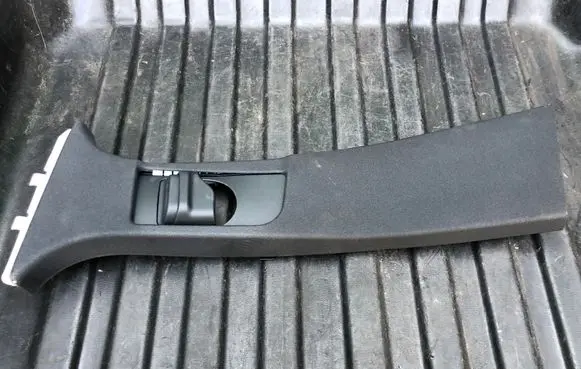 Mercedes-Benz GLC X253 C253 (B) pillar trim (top) A2056900930 A2536901325