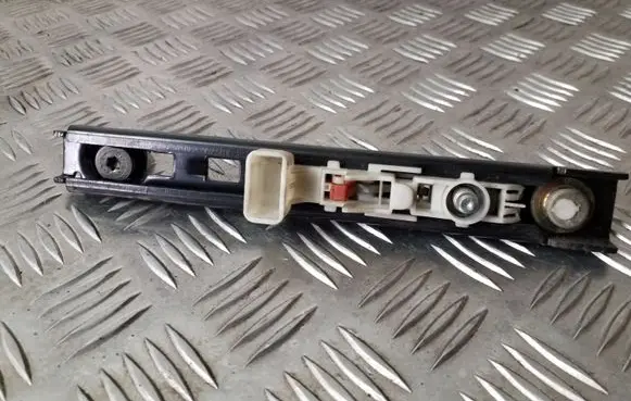Opel Vivaro Seat belt adjustment rail 