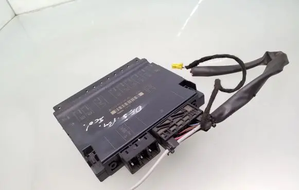 Mercedes-Benz S W220 Seat control module 2208205685