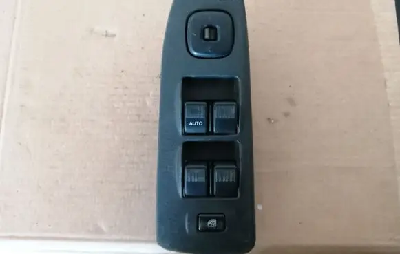Mazda 626 Electric window control switch