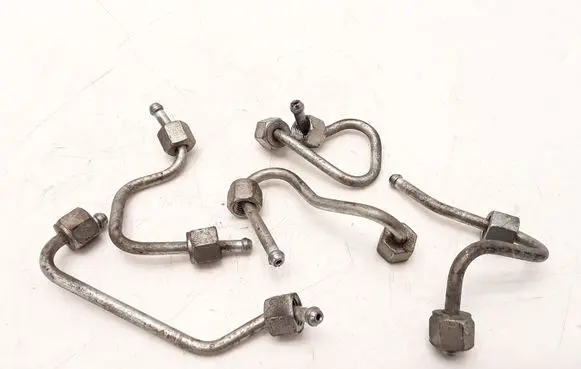 Fuel injector supply line/pipe