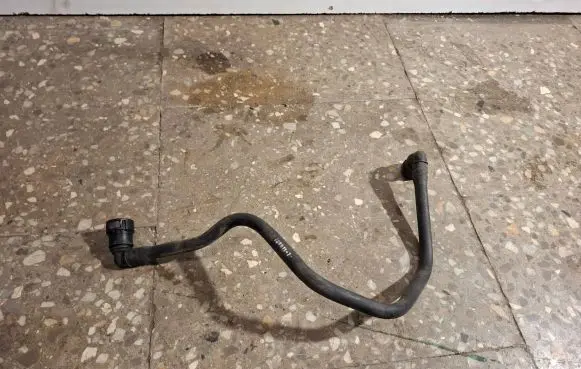Volvo V60 Engine coolant pipe/hose 31293991