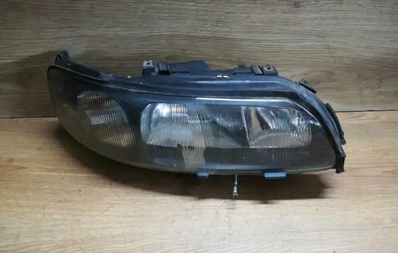 Volvo V70 Headlight/headlamp 8693568 89007908