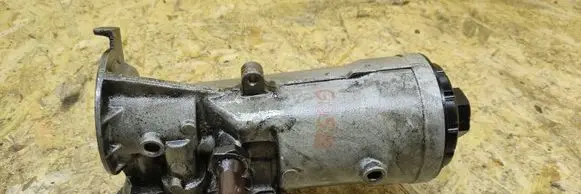 Volkswagen PASSAT B6 Oil filter cover 045115389E