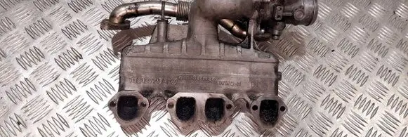 Volkswagen PASSAT B5.5 Intake manifold 038129713AP