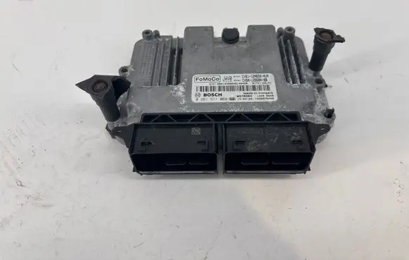Ford Focus Engine control unit/module CV6112A650AUA CV6A12B684BB 0261S11068