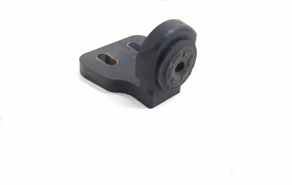 Radiator mount bracket