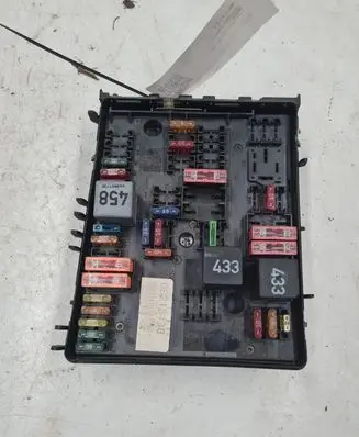 Volkswagen Golf V Fuse module 1K0937124H