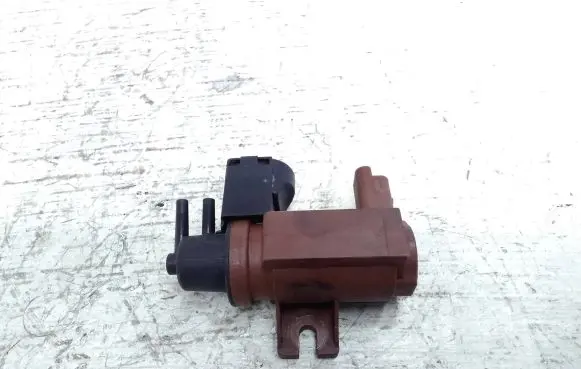 Ford Kuga I Turbo solenoid valve 6G9Q9E882CA
