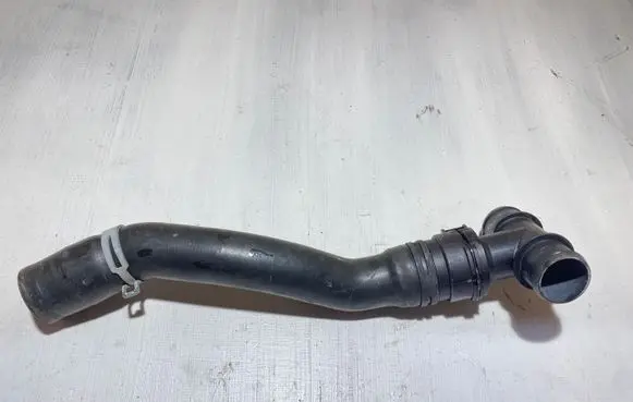 Land Rover Range Rover Sport L494 Engine coolant pipe/hose FPLA8584CB