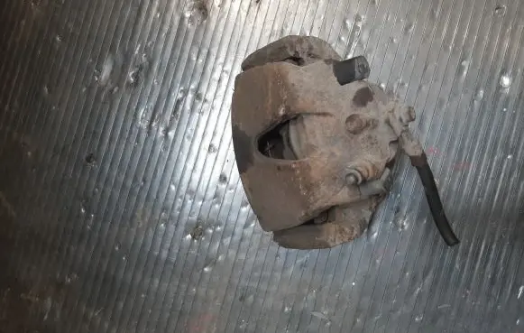 Opel Zafira B Front brake caliper