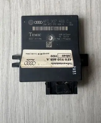 Audi A8 S8 D3 4E Gateway control module 4F0907468C 4F0910468A
