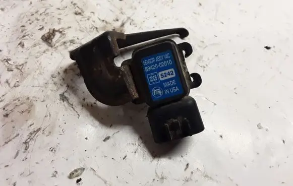 Toyota Corolla E120 E130 Air pressure sensor 8942002010
