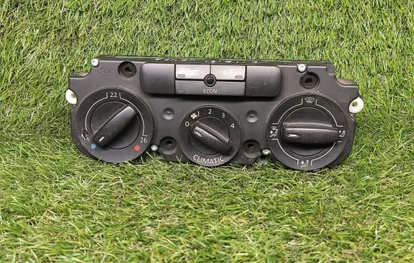 Volkswagen Jetta V Climate control unit 1K0820047DP 5HB00871950