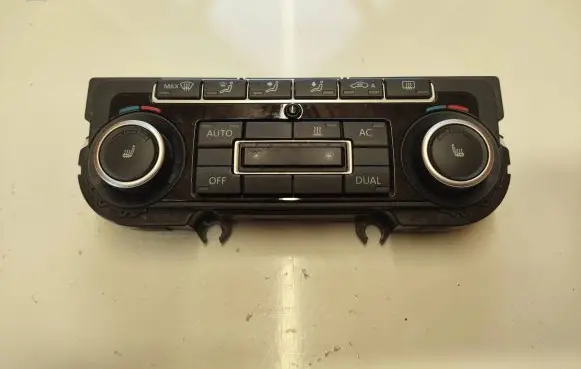 Volkswagen Golf VI Climate control unit 5K0907044FA SW1112 5HB00974663