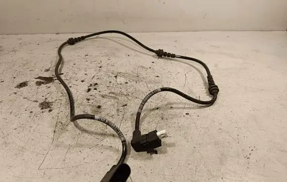 Mercedes-Benz E W213 Front ABS sensor wiring A2135403605