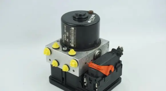 Toyota Yaris ABS Pump 445400D110 895410D140
