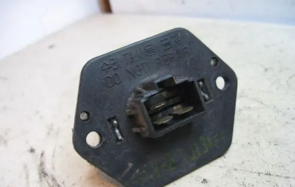 KIA Carnival Heater blower motor/fan resistor KV21J13X