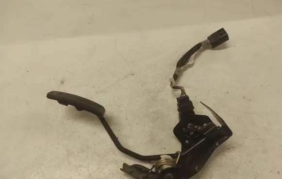 Toyota Corolla Verso AR10 Accelerator throttle pedal 822230F04