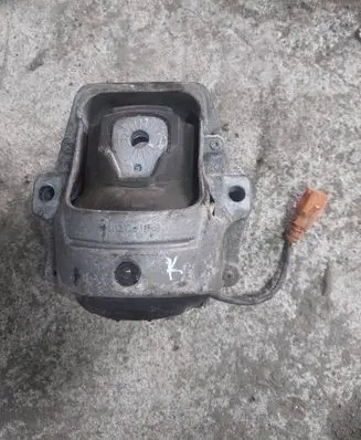 Audi A5 8T 8F Engine mount bracket 8K0199381
