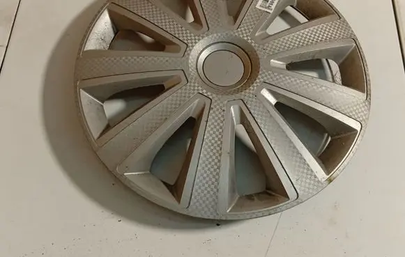 Ford Transit R15 wheel hub/cap/trim 