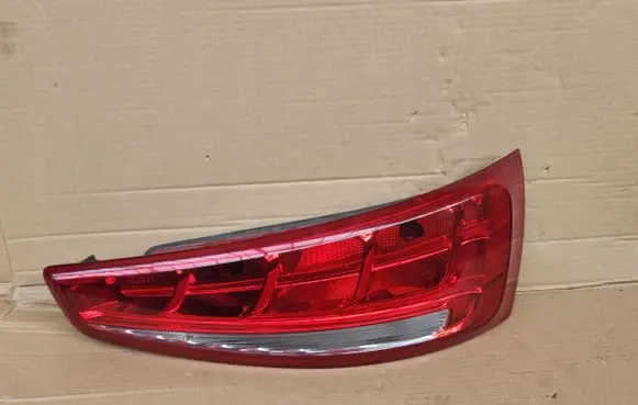 Audi Q3 8U Tailgate rear/tail lights 8U0945094