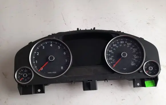 Volkswagen Touareg II Speedometer (instrument cluster) 7P6920981E
