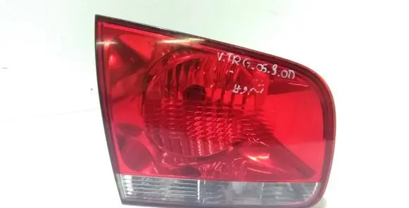 Volkswagen Touareg I Tailgate rear/tail lights