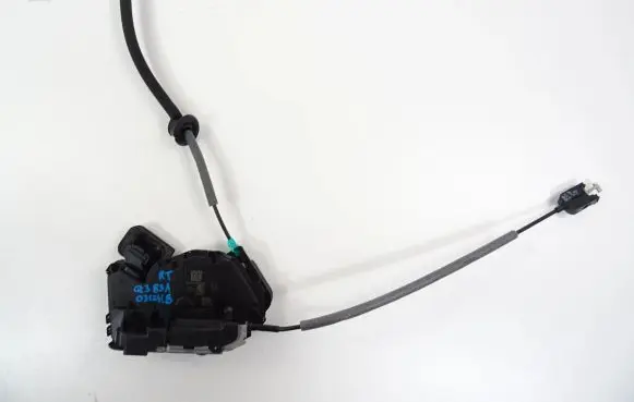 Audi Q3 F3 Rear door lock 5TA839016Q