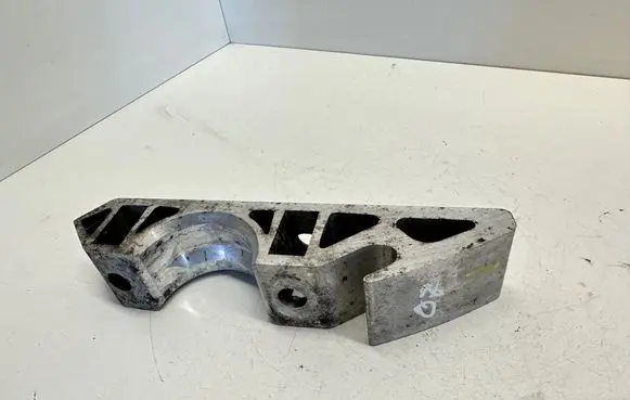 Audi Q7 4L Sway bar bush bracket, front 7L0411063B 001023377 AW6082