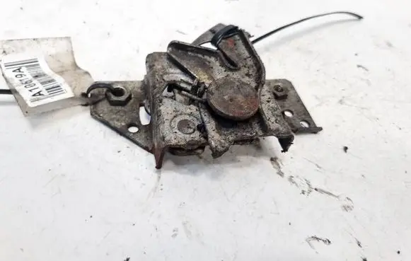 Engine bonnet/hood lock/catch