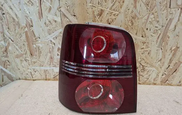 Volkswagen Touran I Rear/tail lights 1T9945257D