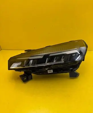 Renault Clio V Headlight/headlamp 260600149R
